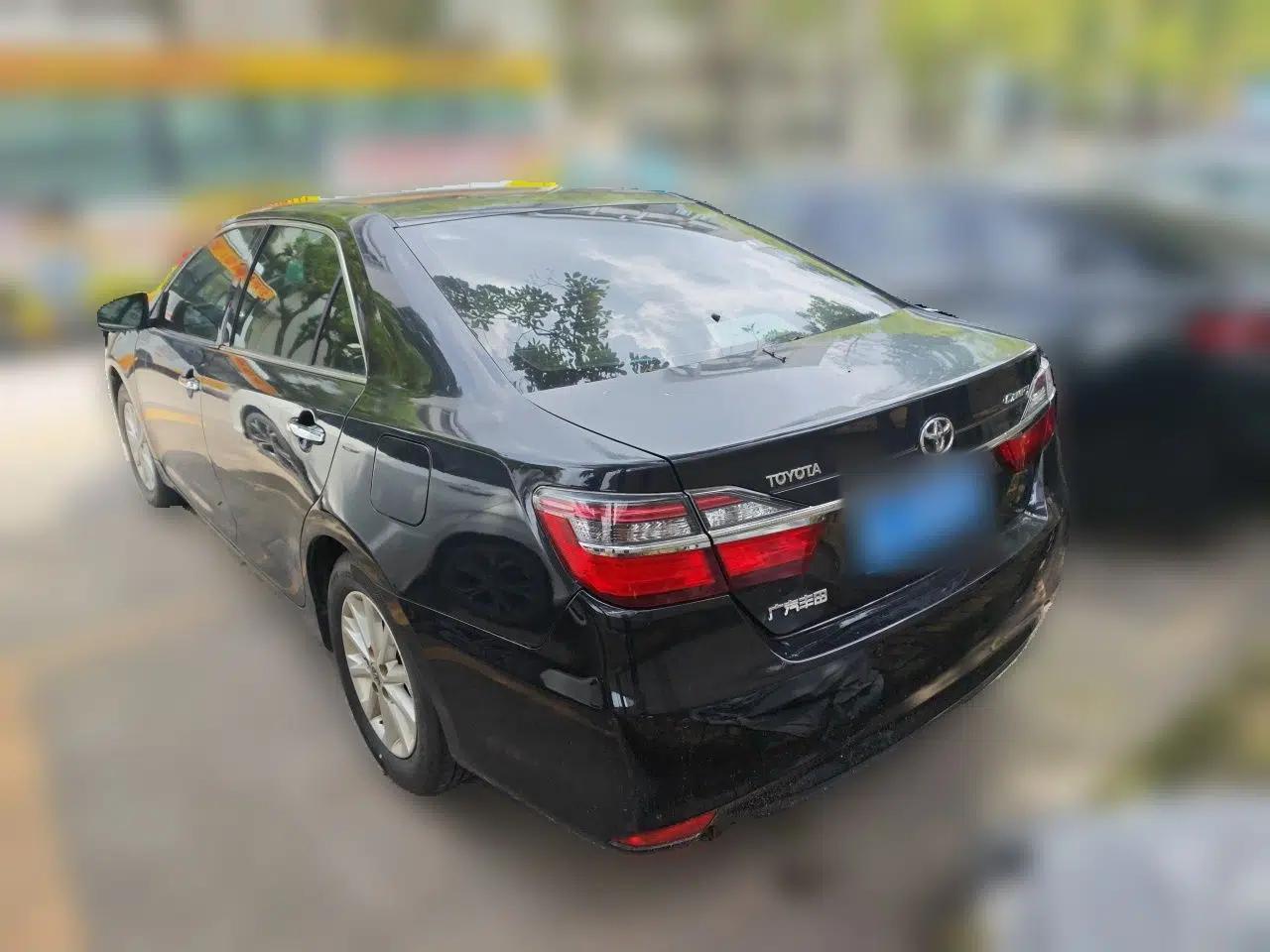 Toyota Camry 2016 2.0E 10th Anniversary Elite Edition — миниатюра 4