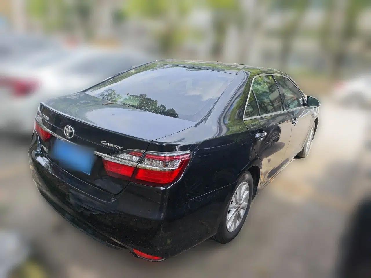 Toyota Camry 2016 2.0E 10th Anniversary Elite Edition — миниатюра 6