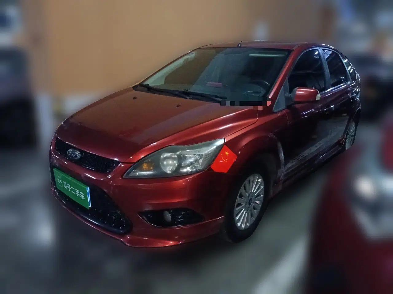 Ford Focus 2013 Hatchback Classic 1.8L Manual Fashion Edition — миниатюра 1