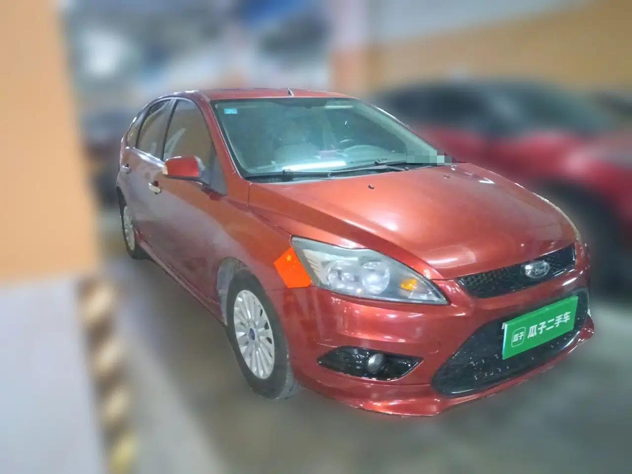 Ford Focus 2013 Hatchback Classic 1.8L Manual Fashion Edition — миниатюра 3