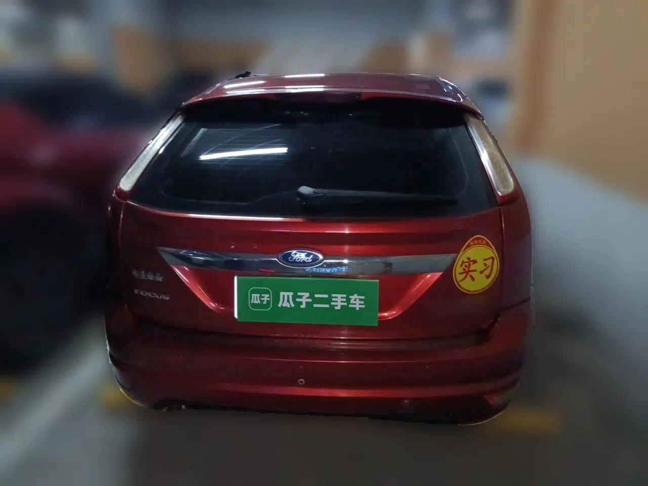 Ford Focus 2013 Hatchback Classic 1.8L Manual Fashion Edition — миниатюра 5