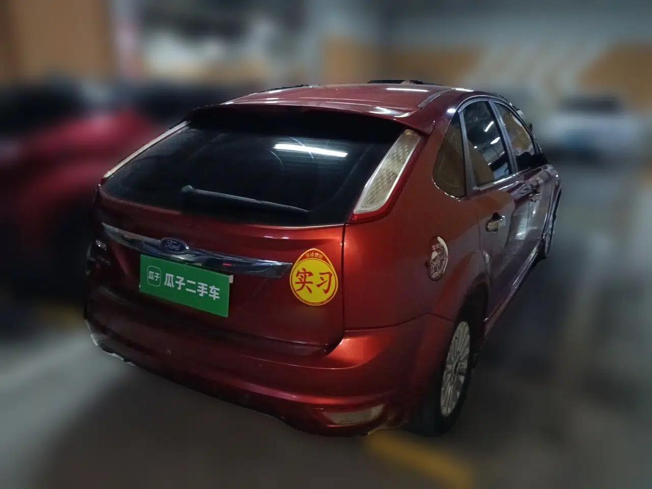 Ford Focus 2013 Hatchback Classic 1.8L Manual Fashion Edition — миниатюра 6