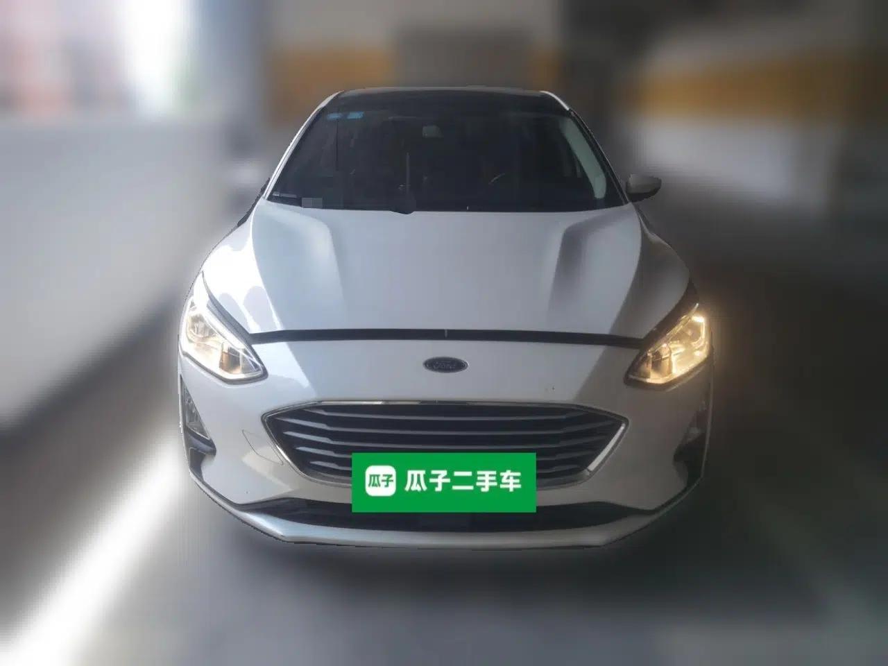 Ford Focus 2019 Sedan EcoBoost 180 Automatic Trend Edition — миниатюра 2