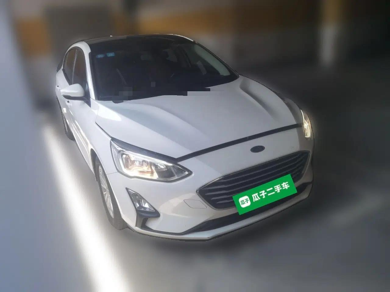 Ford Focus 2019 Sedan EcoBoost 180 Automatic Trend Edition — миниатюра 3