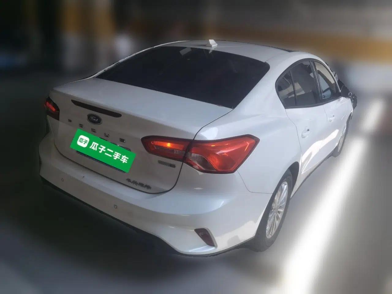 Ford Focus 2019 Sedan EcoBoost 180 Automatic Trend Edition — миниатюра 6