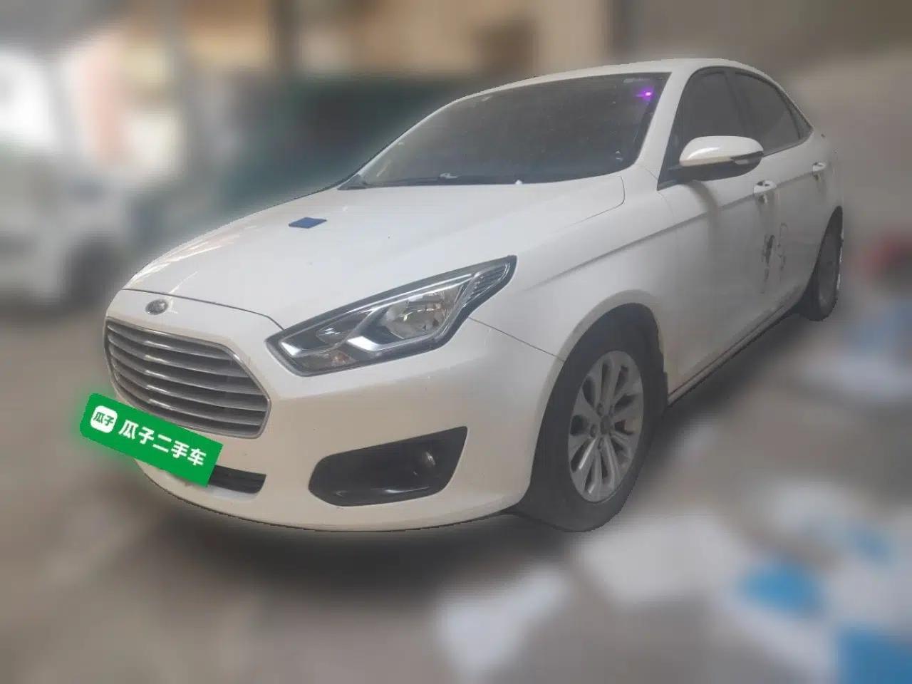 Ford Escort 2017 Happy Edition 1.5L Manual Fashion Model — миниатюра 1
