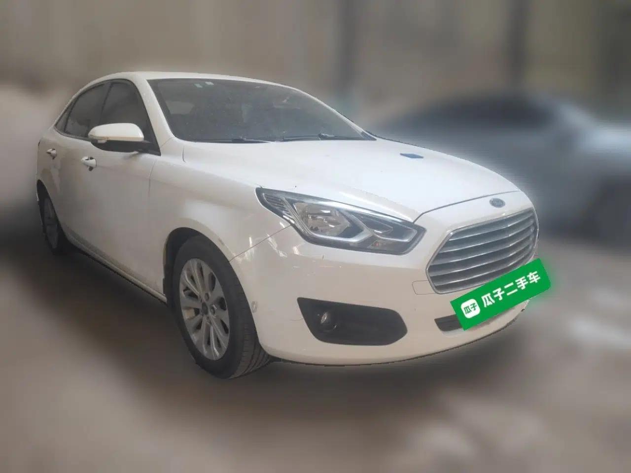 Ford Escort 2017 Happy Edition 1.5L Manual Fashion Model — миниатюра 3