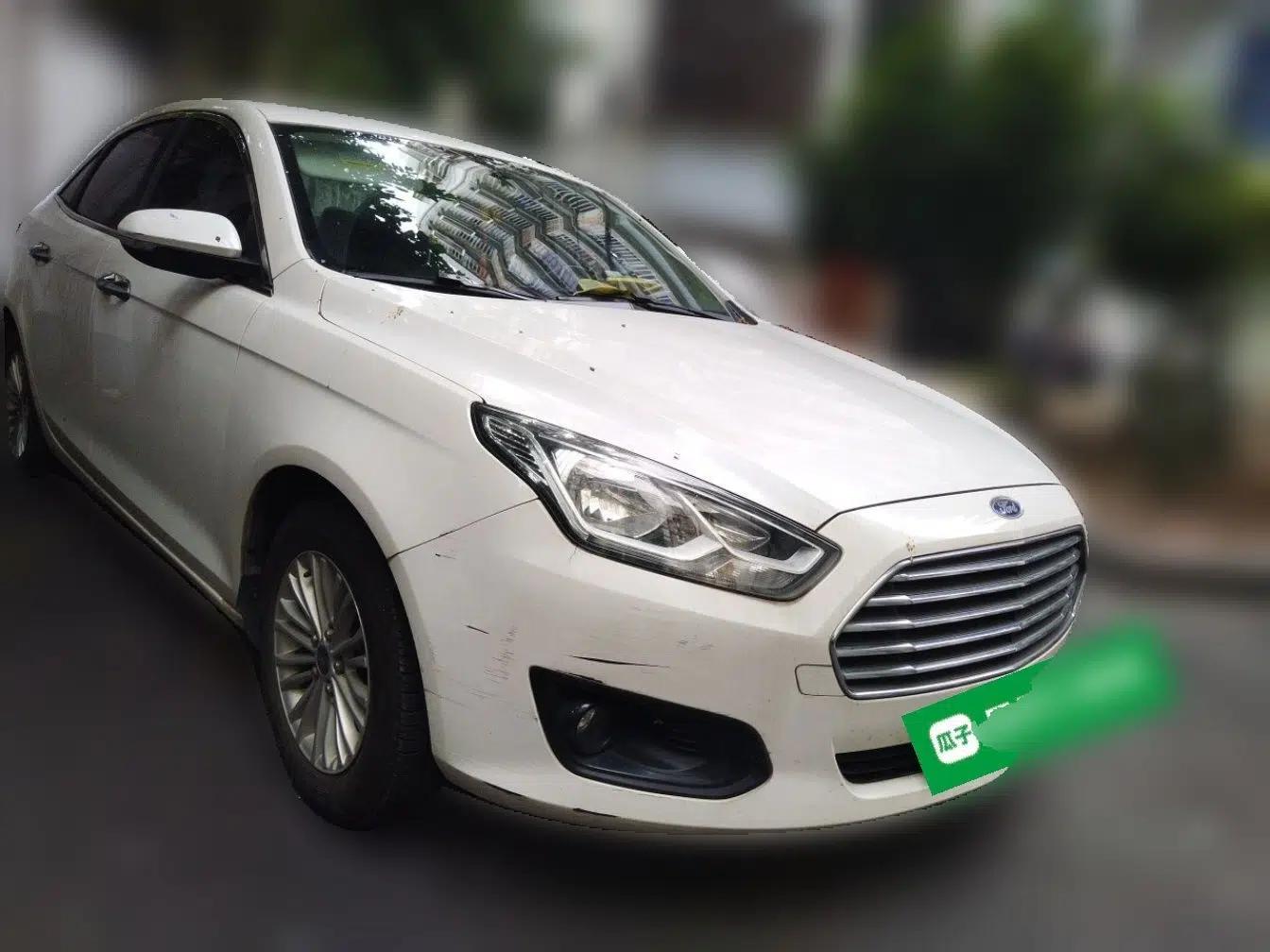 Ford Escort 2015 1.5L Automatic Comfort Edition — миниатюра 3