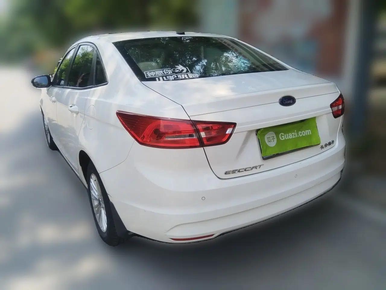Ford Escort 2017 Revised Version 1.5L Manual Comfort Edition — миниатюра 4