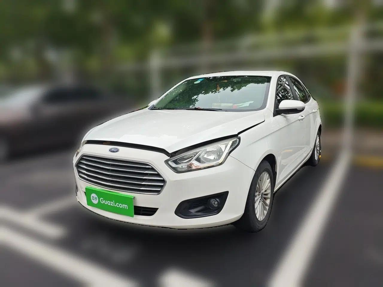 Ford Escort 2017 1.5L Automatic Comfort Model — миниатюра 1