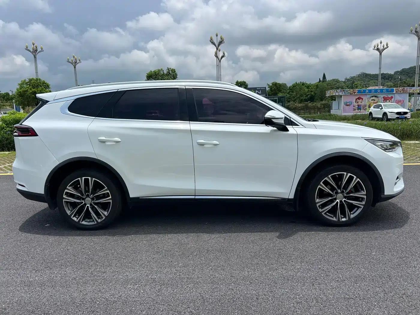 Tang 2018 2.0T Automatic Intelligent Connected Premium 7-seater National V Emission Standard — миниатюра 3