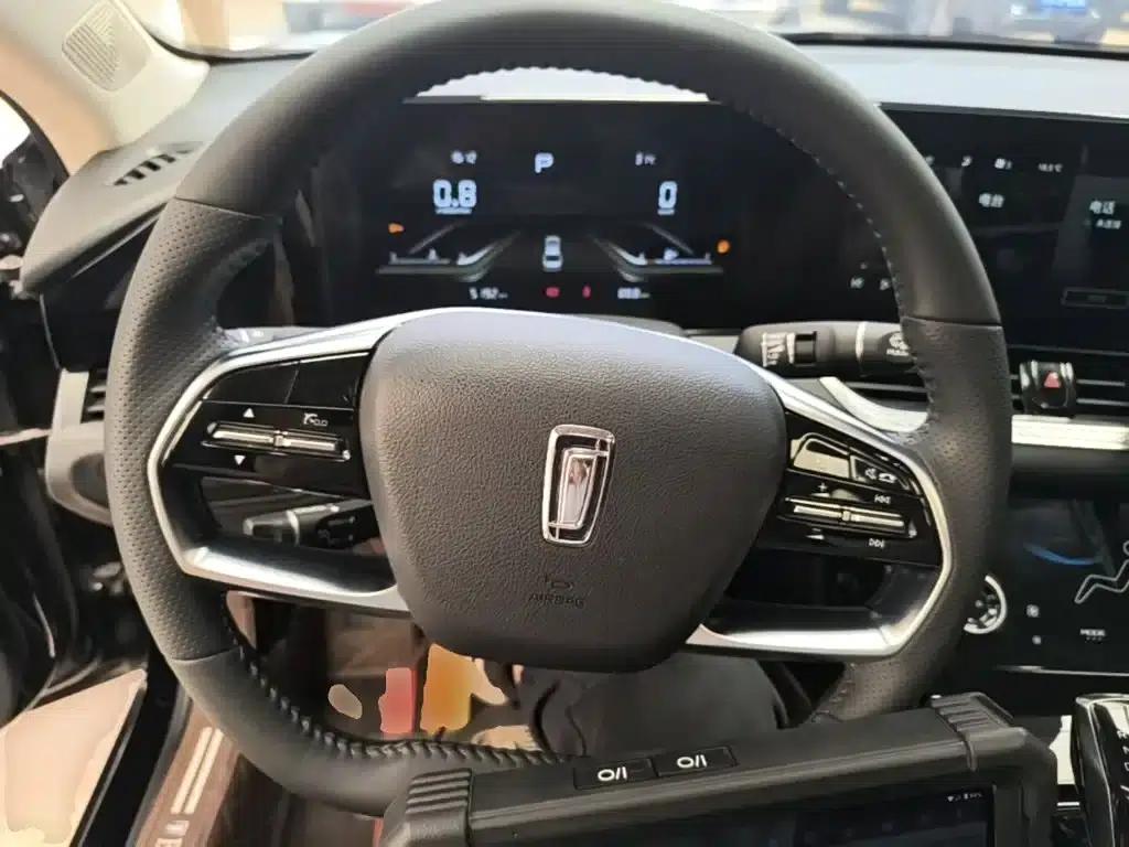 Bestune B70 2022 Model, Third Generation, 1.5T Automatic Enjoyment Edition — миниатюра 11