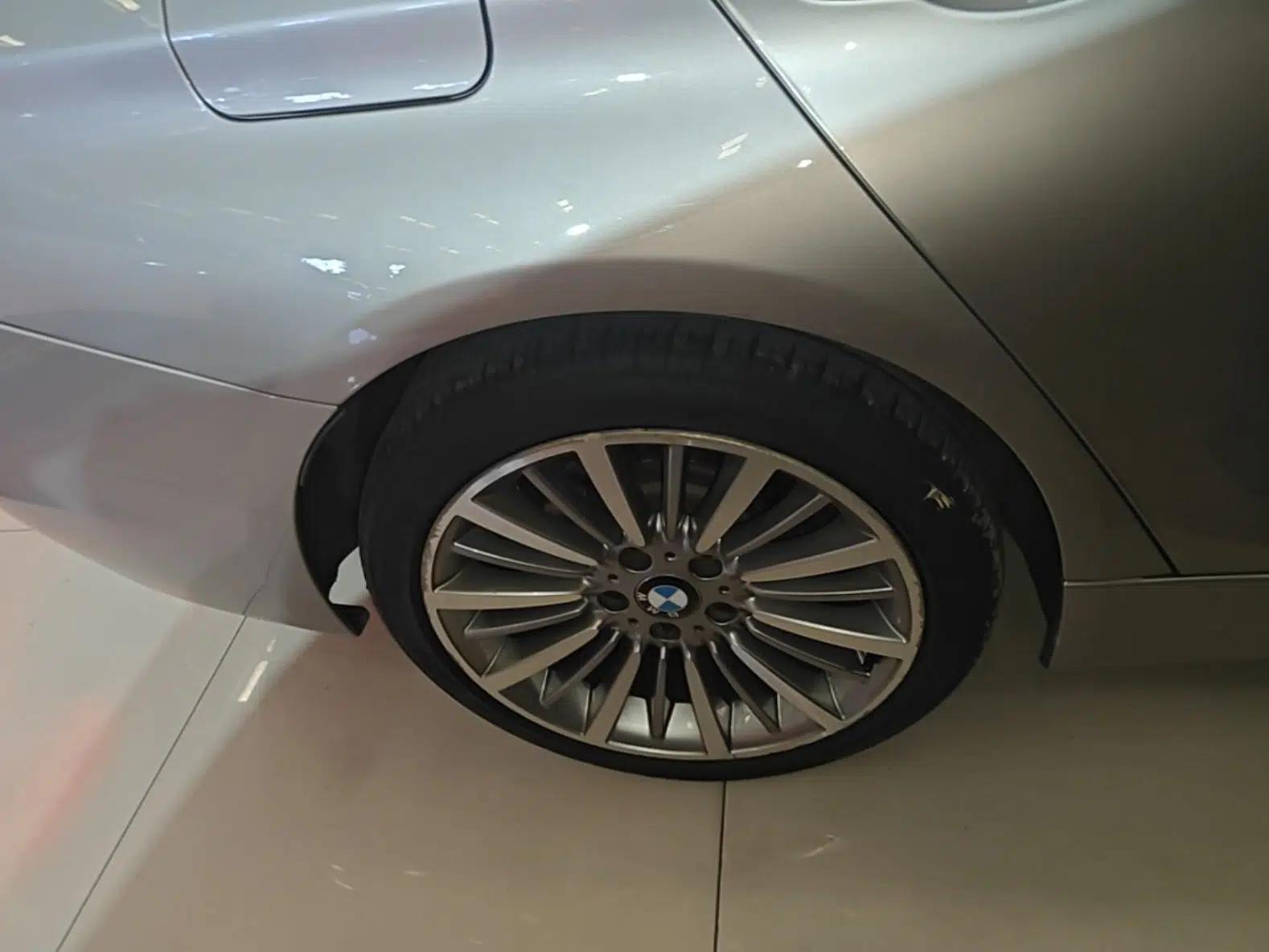 BMW 3 Series 2019 320Li Fashion Model — миниатюра 11