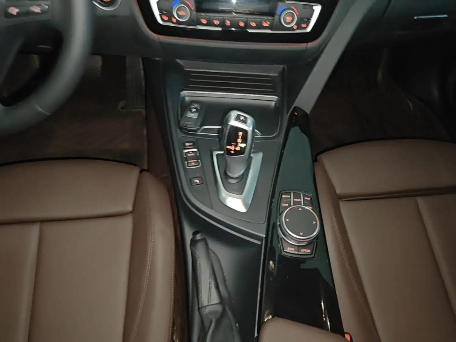 BMW 3 Series 2019 320Li Fashion Model — миниатюра 16