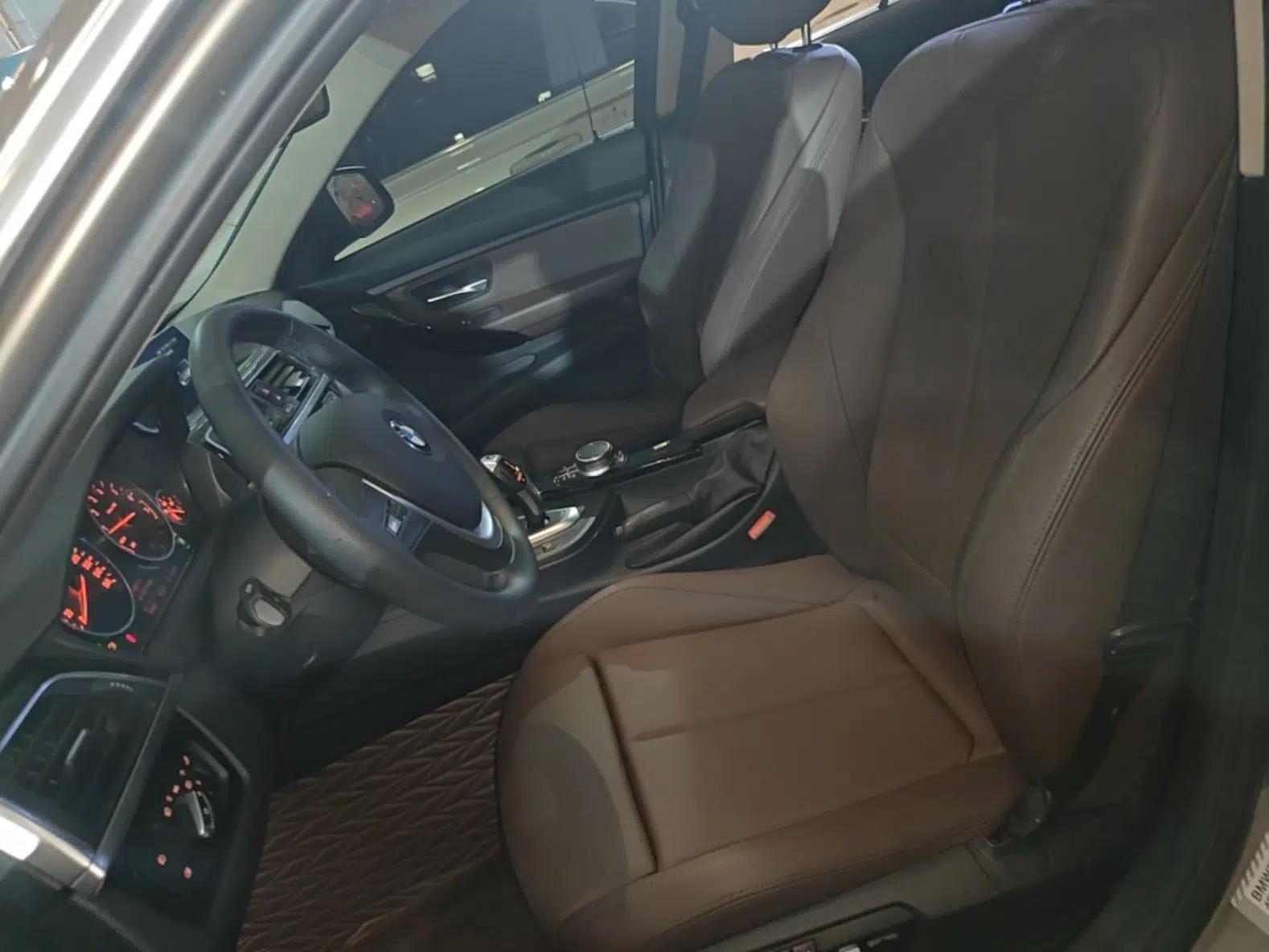 BMW 3 Series 2019 320Li Fashion Model — миниатюра 17
