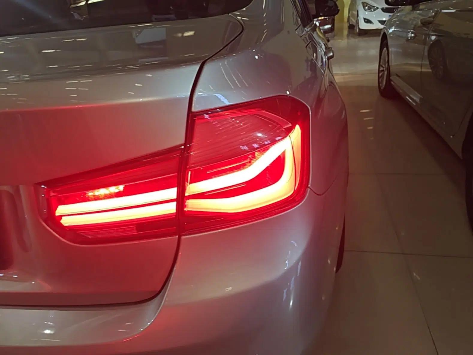 BMW 3 Series 2019 320Li Fashion Model — миниатюра 9