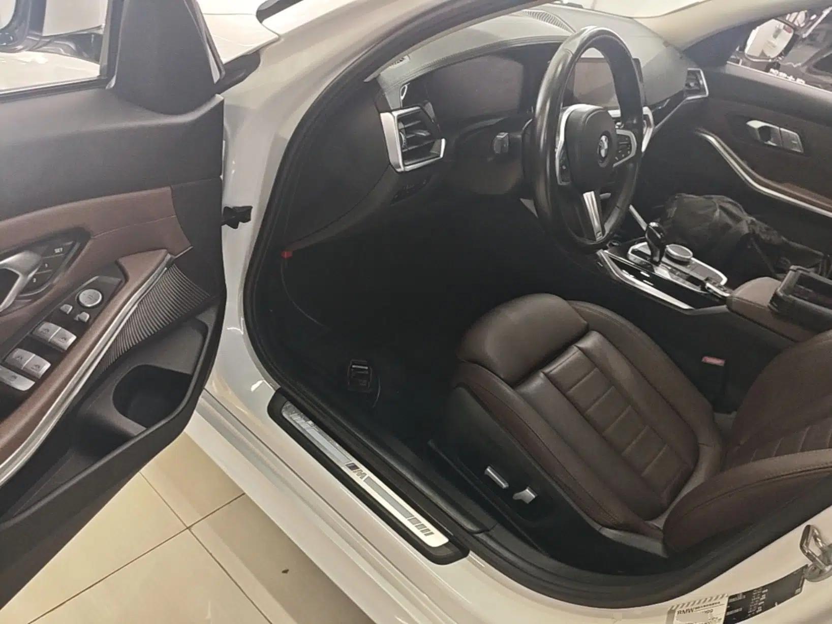 BMW 3 Series 2021 Facelifted 320Li M Sport Package — миниатюра 23