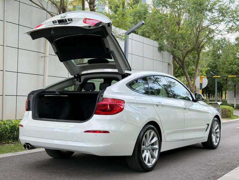 BMW 3 Series GT 2018 320i Sport Edition — миниатюра 4