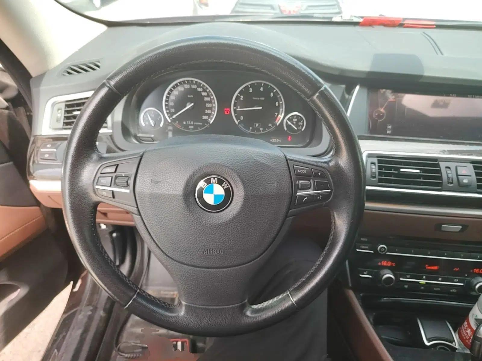 BMW 5 Series GT 2014 528i Leading Model — миниатюра 13
