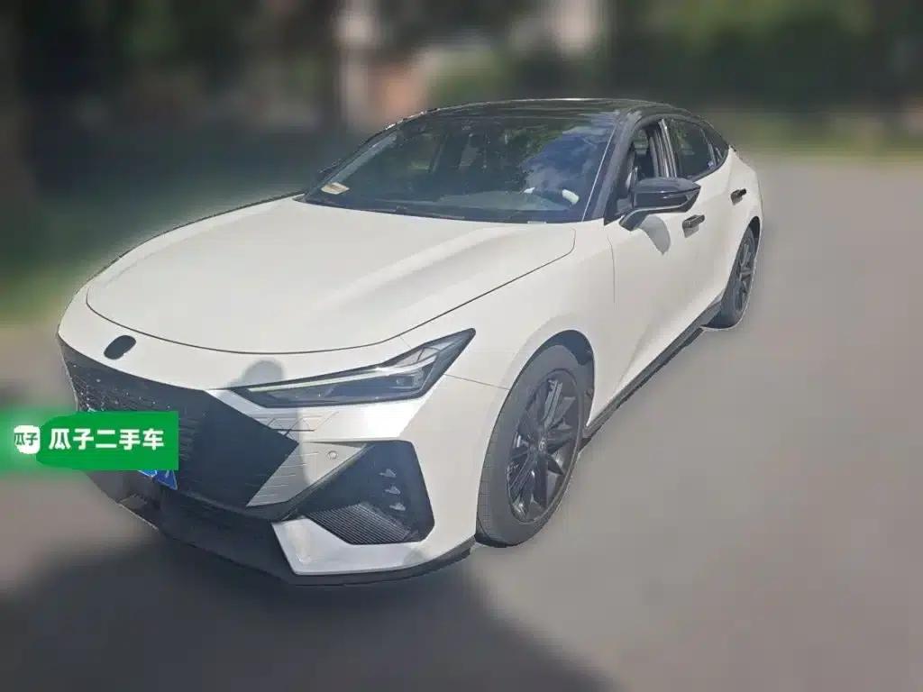 Changan UNI-V 2023 1.5T Premium Edition — миниатюра 2