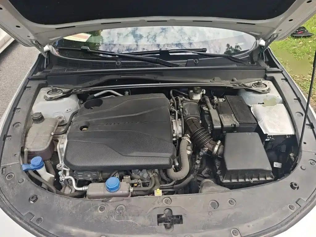 Changan UNI-V 2023 1.5T Premium Edition — миниатюра 11