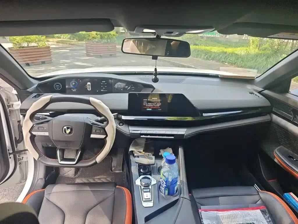 Changan UNI-V 2023 1.5T Premium Edition — миниатюра 9