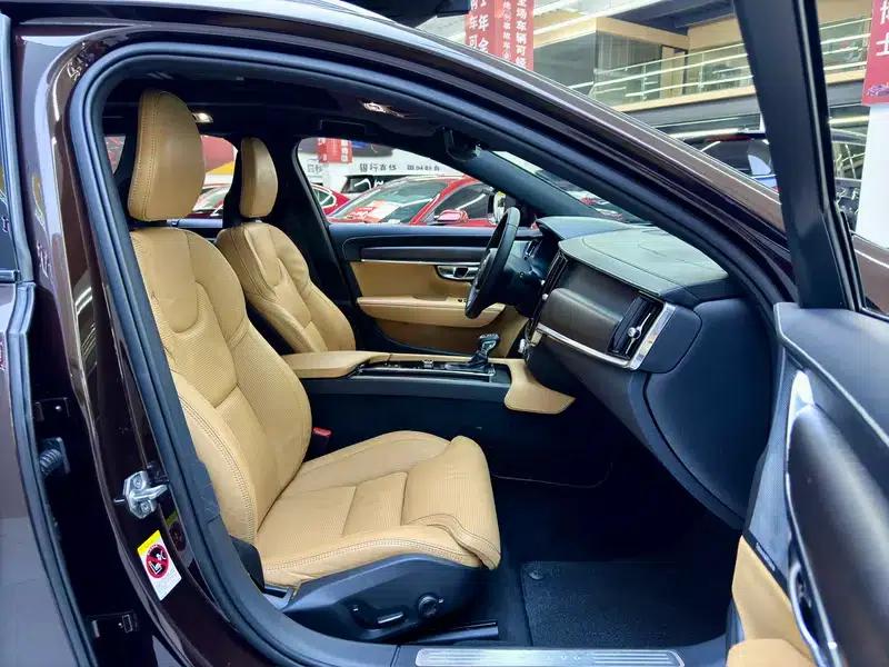 2017 Volvo V90 Cross Country T5 AWD Ultimate Edition — миниатюра 12