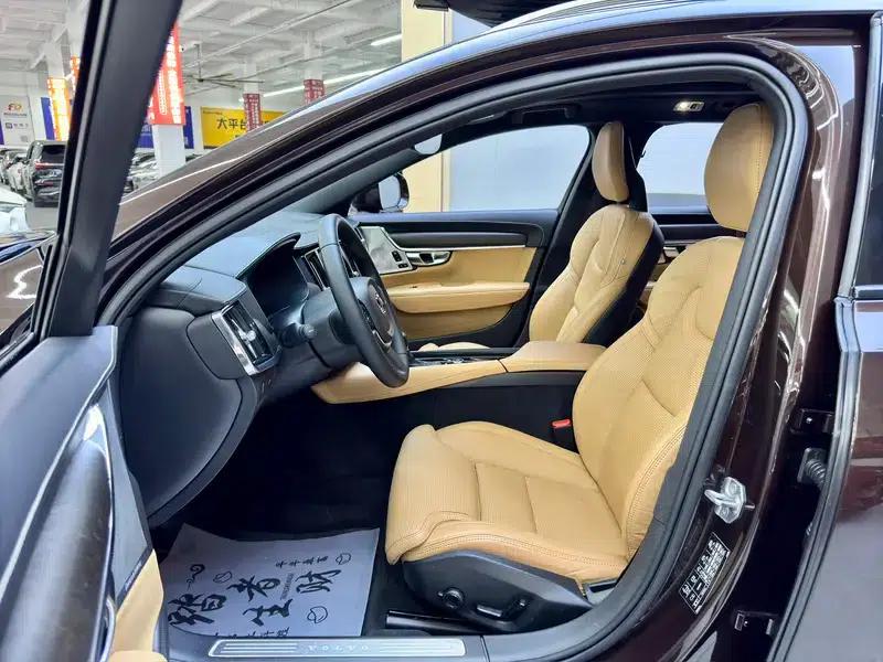 2017 Volvo V90 Cross Country T5 AWD Ultimate Edition — миниатюра 16