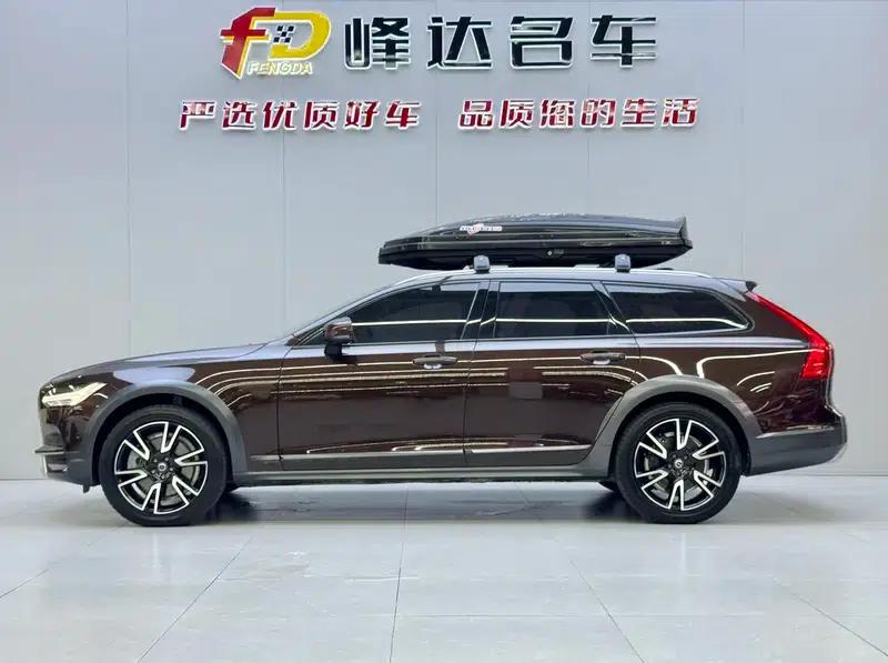 2017 Volvo V90 Cross Country T5 AWD Ultimate Edition — миниатюра 3