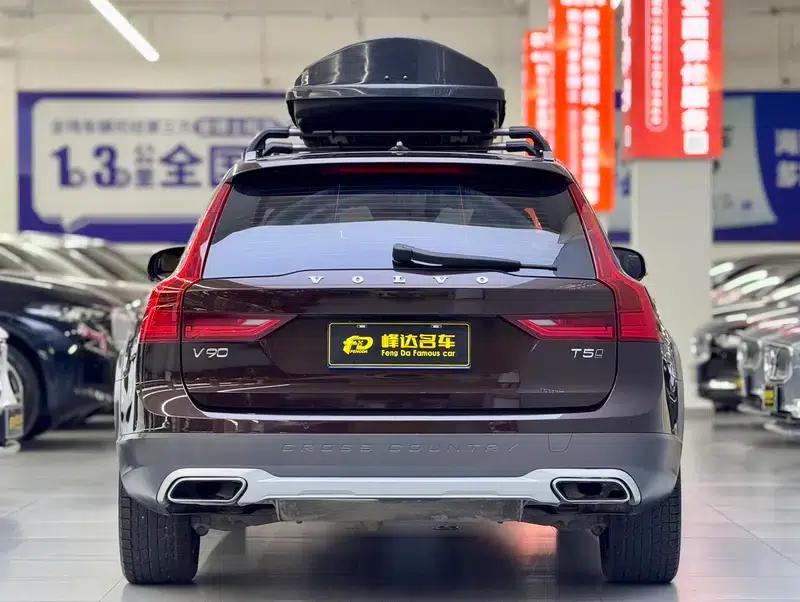 2017 Volvo V90 Cross Country T5 AWD Ultimate Edition — миниатюра 4
