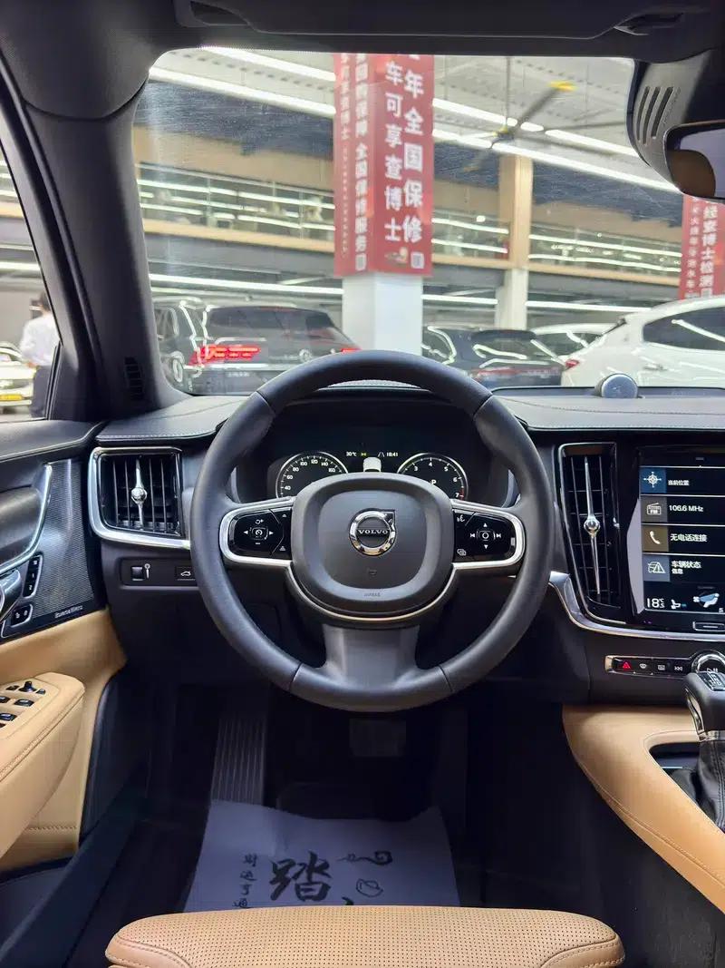 2017 Volvo V90 Cross Country T5 AWD Ultimate Edition — миниатюра 5