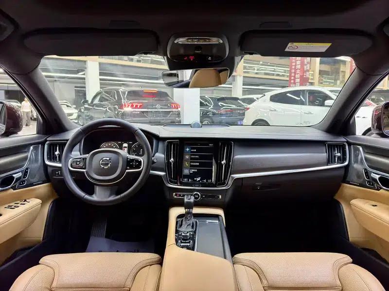 2017 Volvo V90 Cross Country T5 AWD Ultimate Edition — миниатюра 9