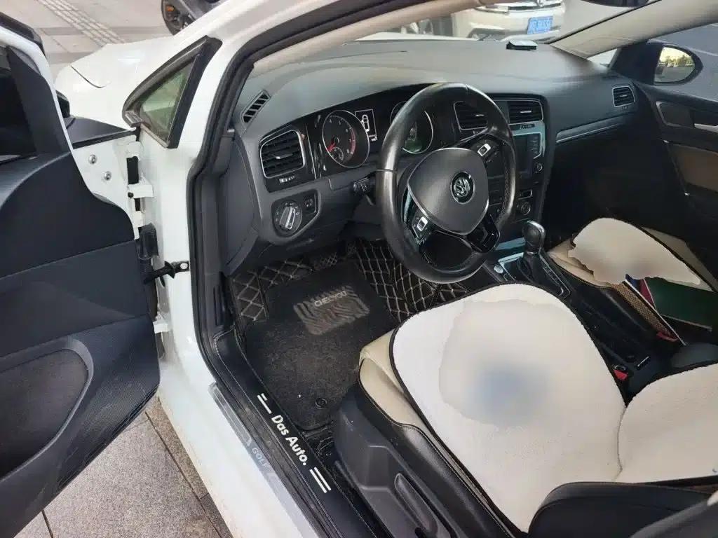 2017 Golf 230TSI Automatic Luxury Millionth Edition — миниатюра 12