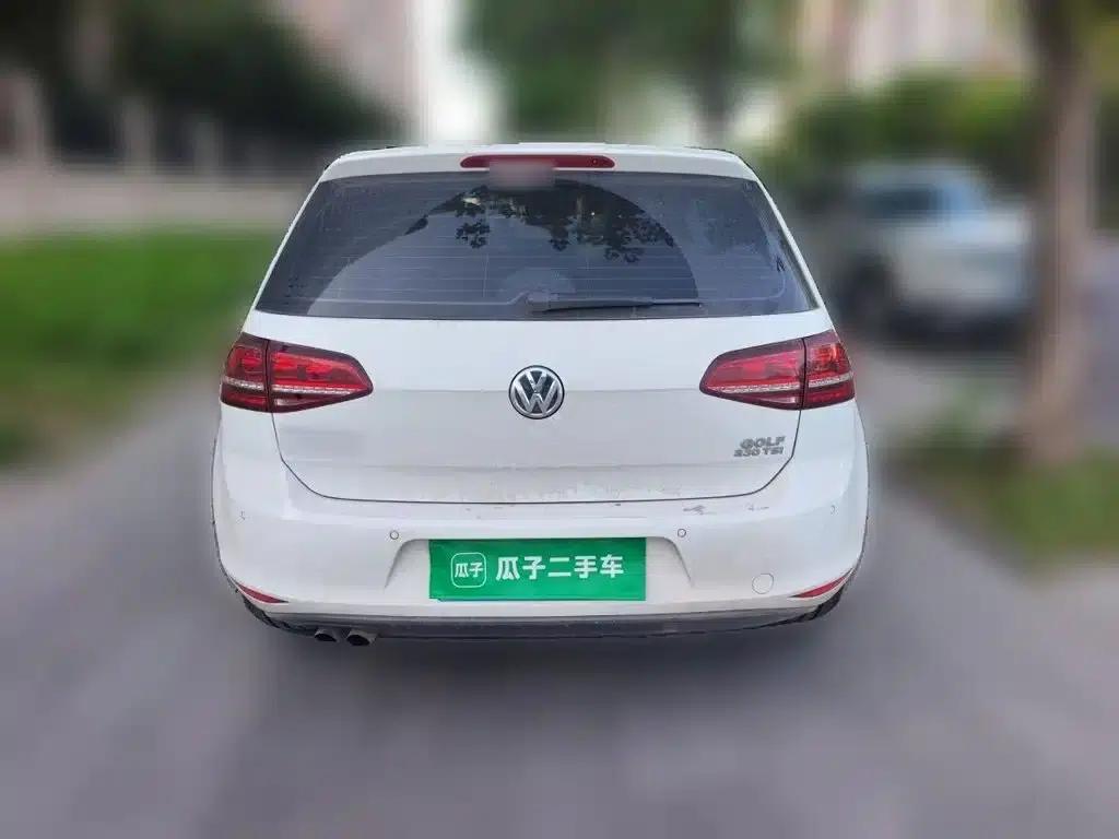 2017 Golf 230TSI Automatic Luxury Millionth Edition — миниатюра 3