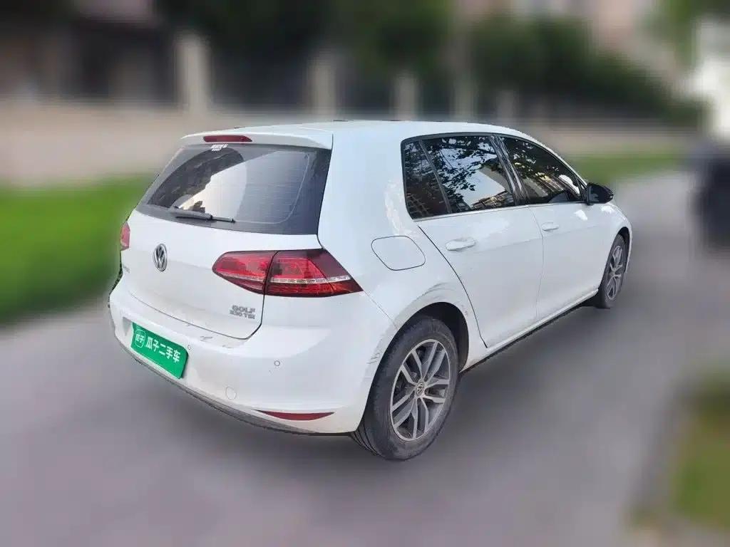 2017 Golf 230TSI Automatic Luxury Millionth Edition — миниатюра 4