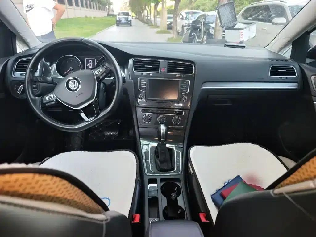 2017 Golf 230TSI Automatic Luxury Millionth Edition — миниатюра 5