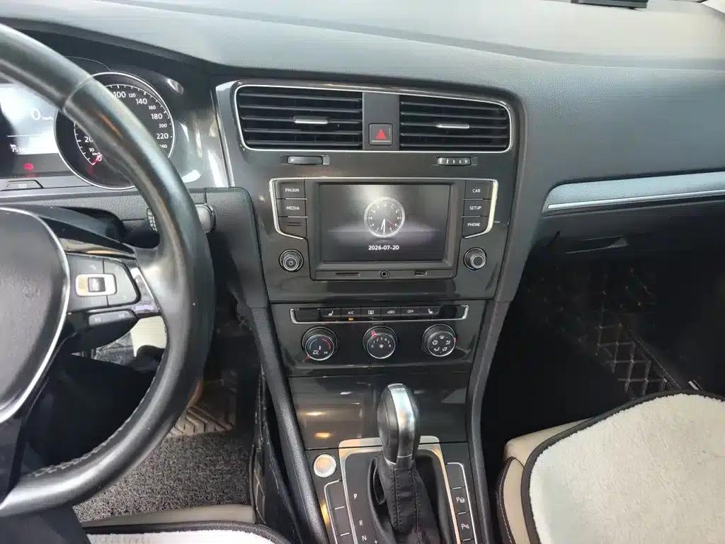 2017 Golf 230TSI Automatic Luxury Millionth Edition — миниатюра 9