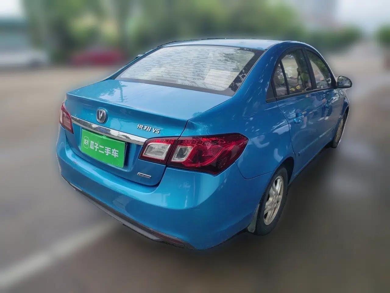 CHANGAN Alsvin V5 2012 1.5L Manual Dream Edition — миниатюра 6
