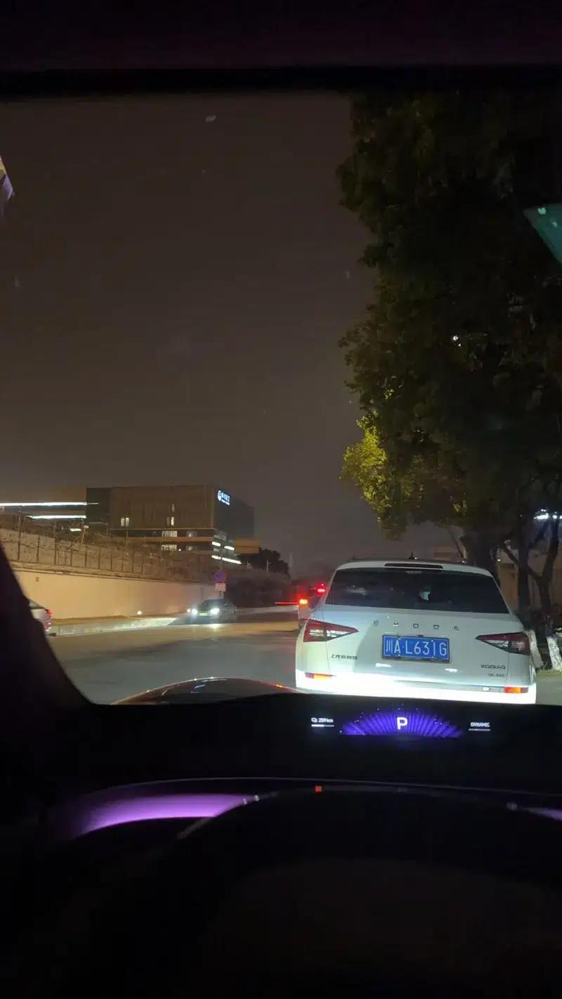 Xiaomi YU7 2025 All-Wheel Drive Max Edition — миниатюра 8