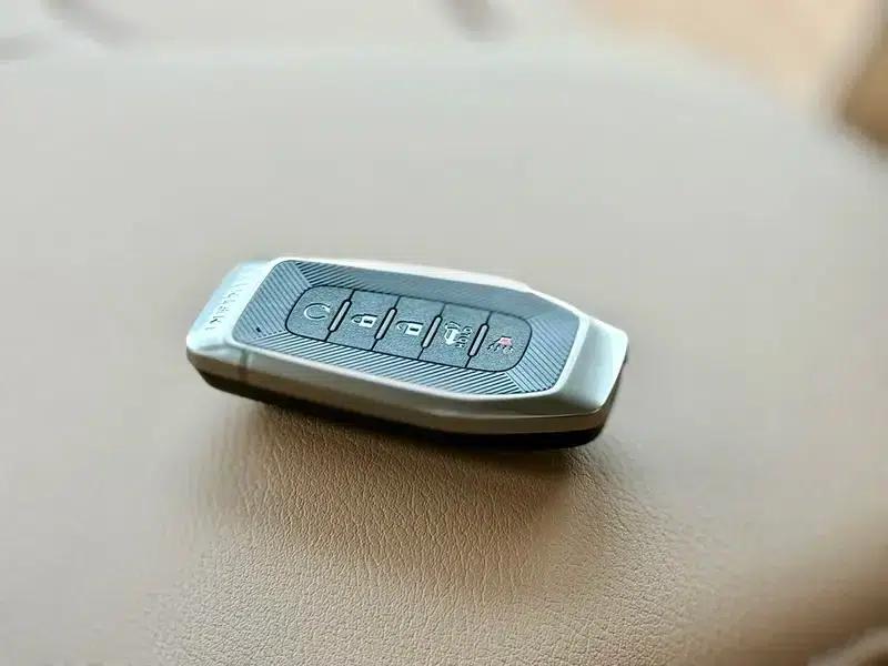 2025 Infiniti QX80 3.5T Automatic AWD 7-Seater Parallel Import — миниатюра 6