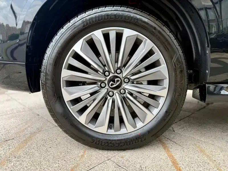 2025 Infiniti QX80 3.5T Automatic AWD 7-Seater Parallel Import — миниатюра 8