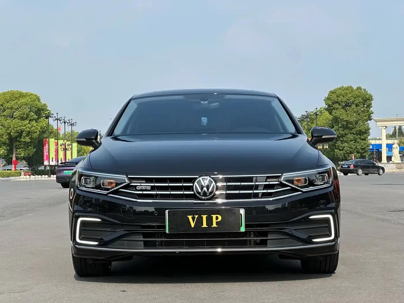 2022 Volkswagen Passat PHEV GTE Luxury Edition — миниатюра 2