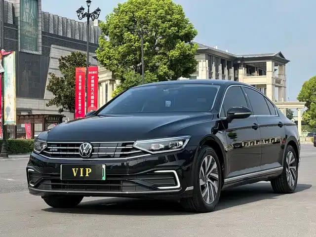 2022 Volkswagen Passat PHEV GTE Luxury Edition