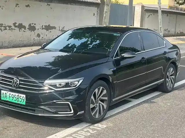 2022 Volkswagen Passat PHEV GTE Luxury Edition