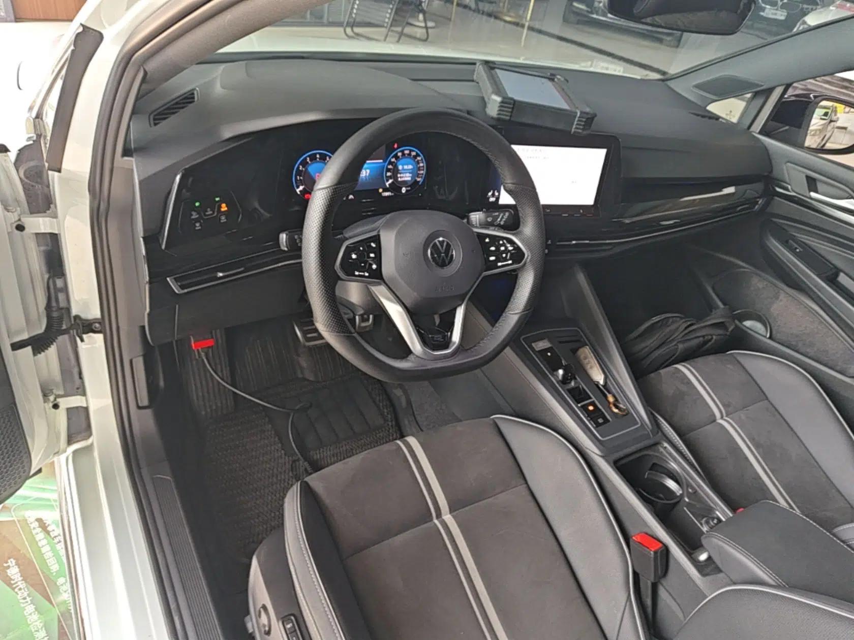 Volkswagen Golf 2023 Facelift 280TSI DSG R-Line Lite — миниатюра 12