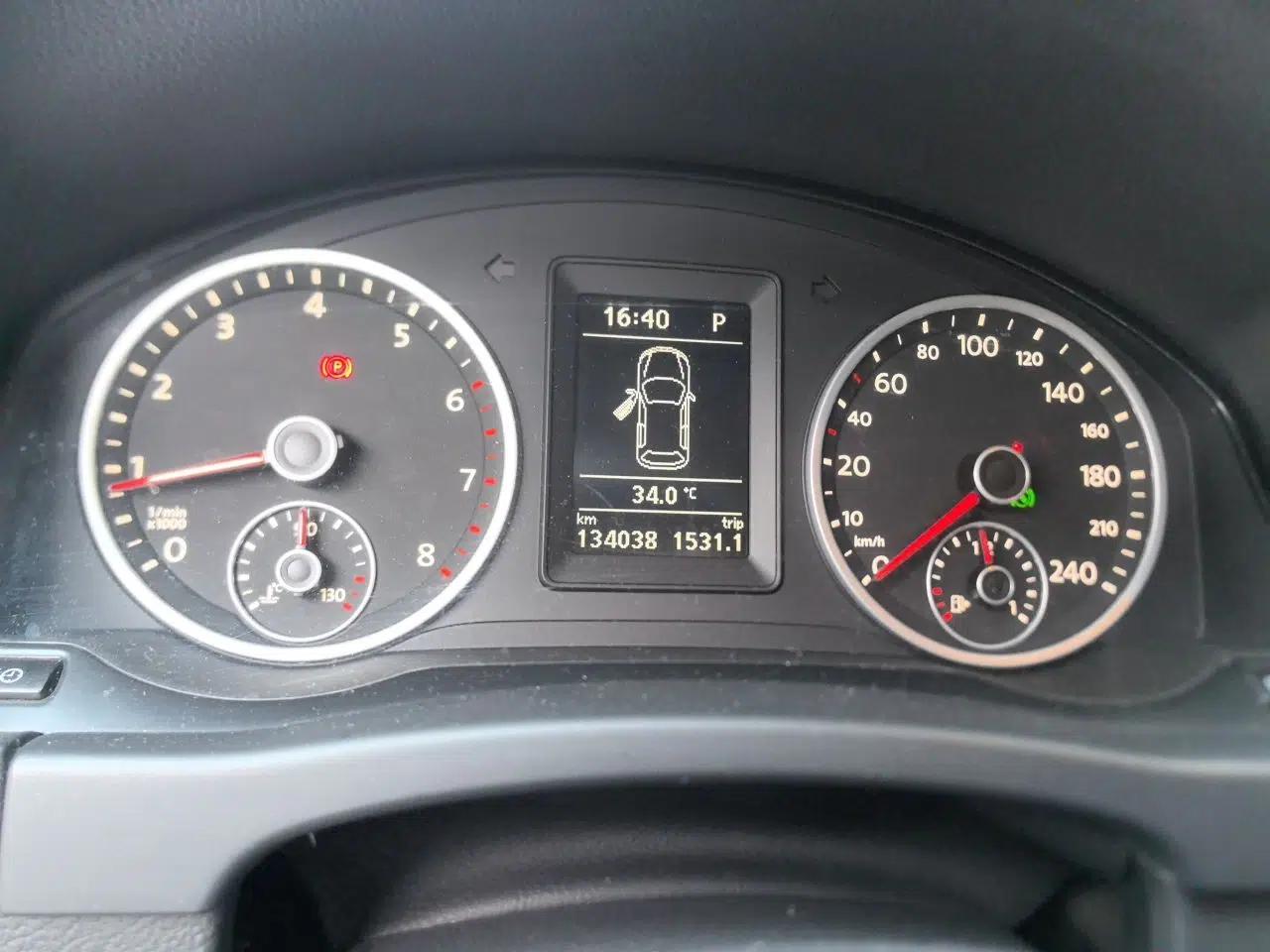 Volkswagen Tiguan 2013 1.8 TSI Automatic Two-Wheel Drive Comfort Edition — миниатюра 11