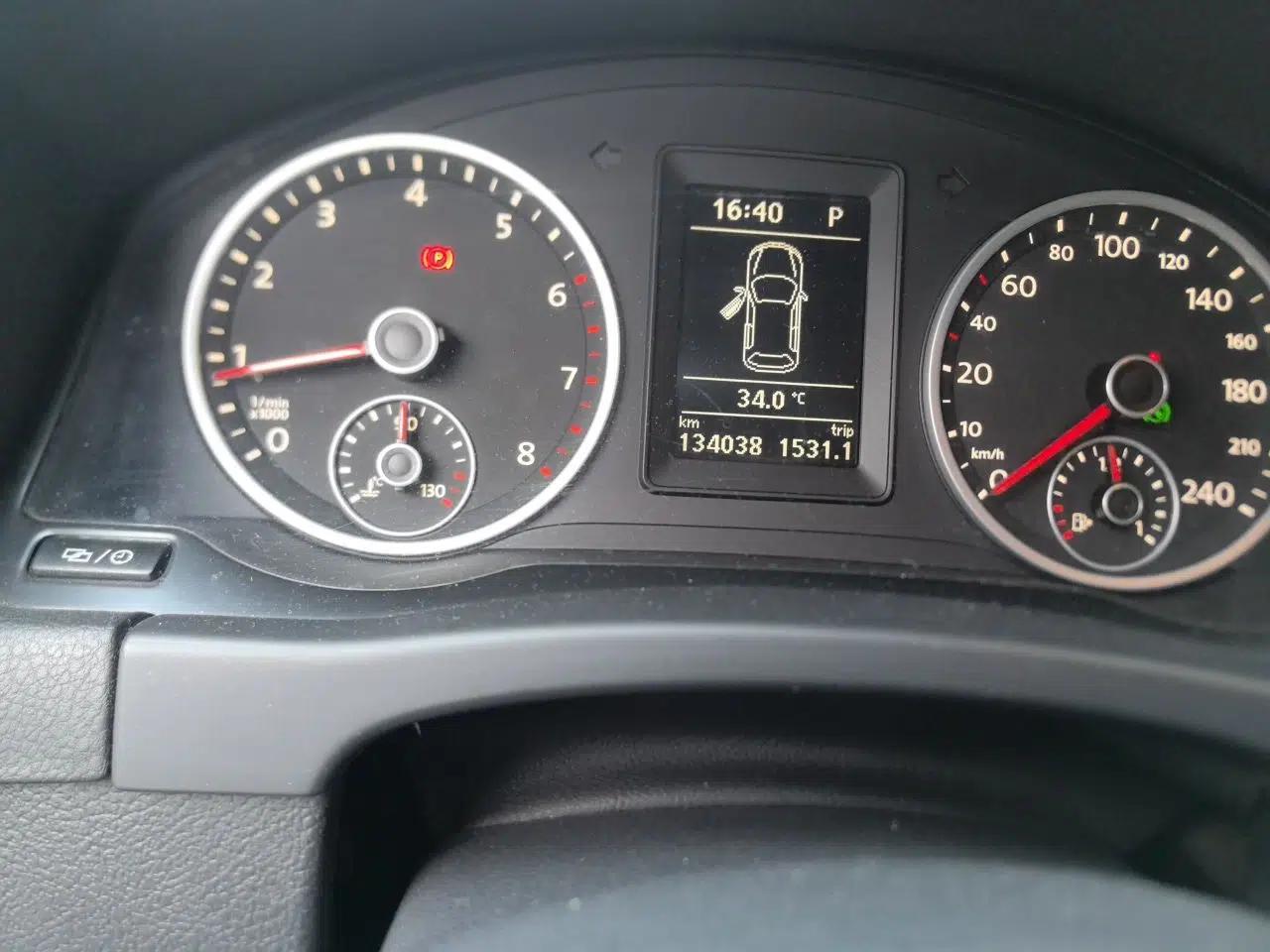 Volkswagen Tiguan 2013 1.8 TSI Automatic Two-Wheel Drive Comfort Edition — миниатюра 12