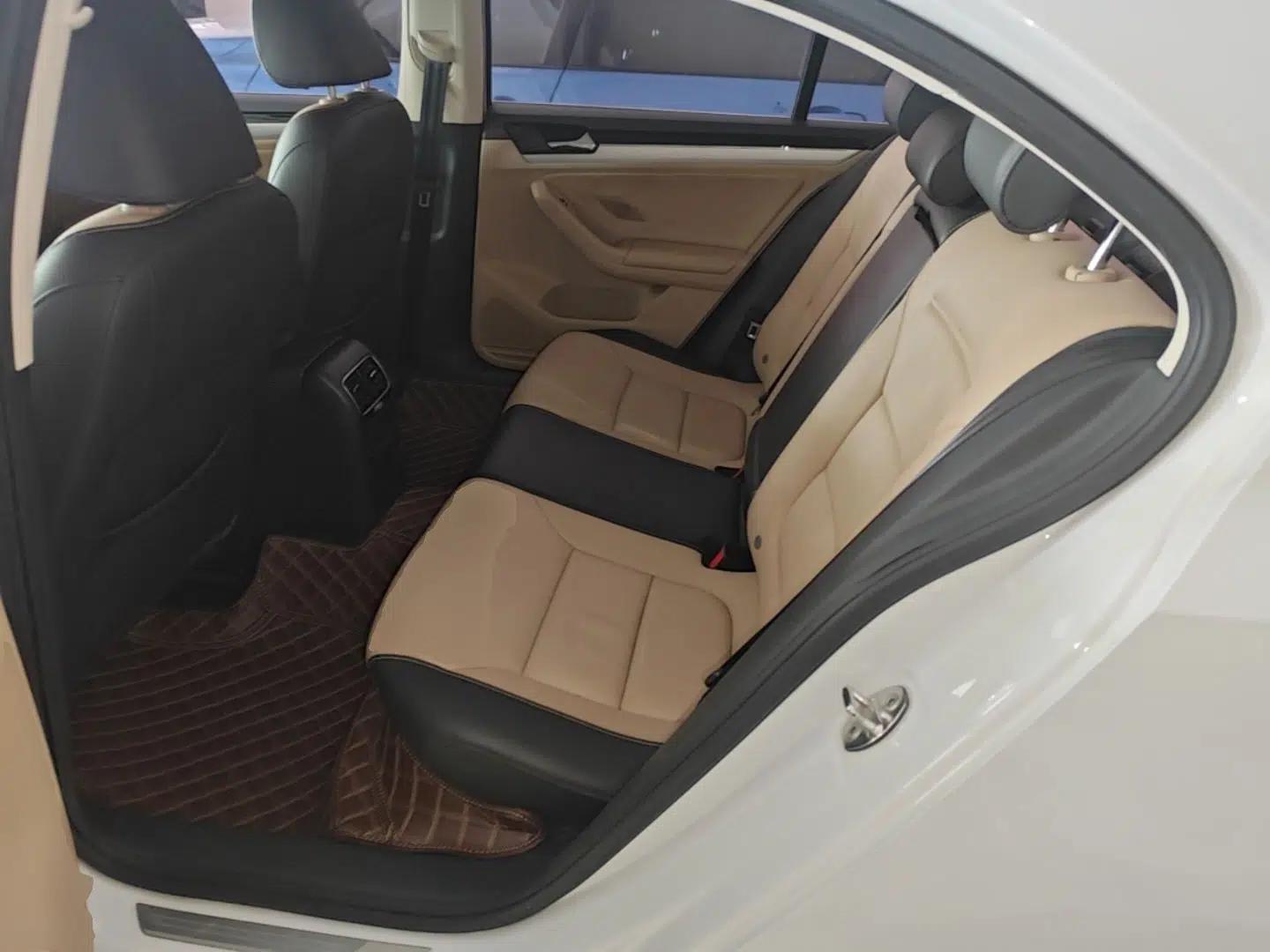 Volkswagen Sagitar 2016 230TSI 25th Anniversary Edition — миниатюра 20