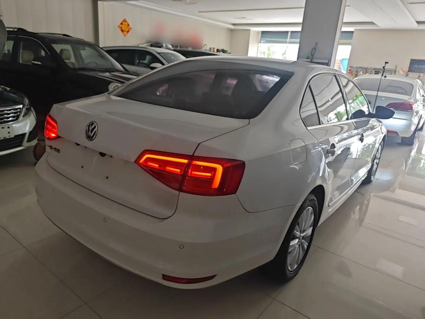 Volkswagen Sagitar 2016 230TSI 25th Anniversary Edition — миниатюра 6