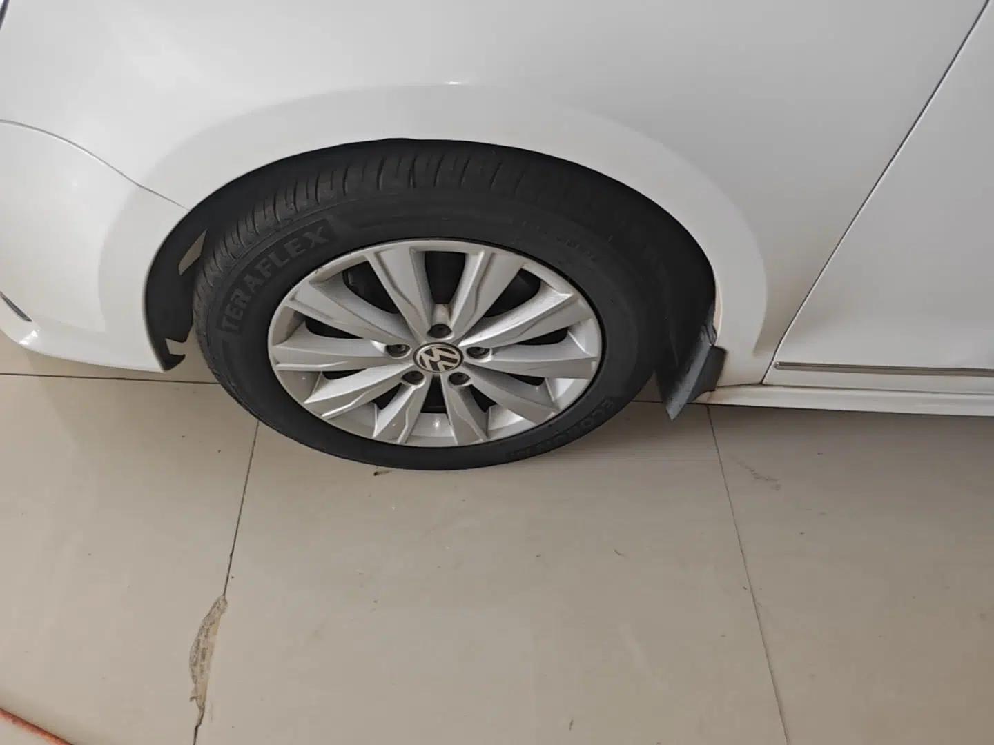 Volkswagen Sagitar 2016 230TSI 25th Anniversary Edition — миниатюра 10